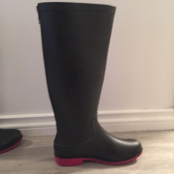 Pink and Black Rain Boots - Picture 3 of 6